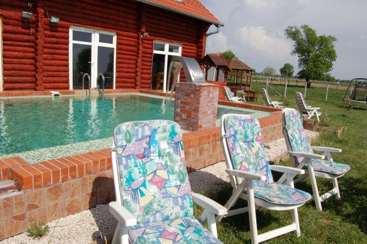 Bed and Breakfast Rönk-wellness panzió Mezőpeterd Exterior foto
